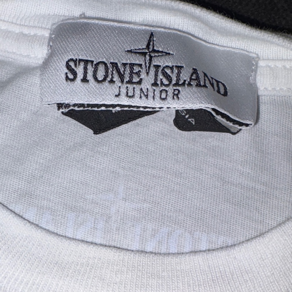 Stone Island Kids White T-Shirt with Red Graphic - Size 6 - Picture 2 of 3